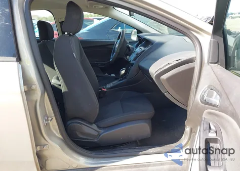 2016 Ford Focus Se z USA, uszkodzony, nr VIN 1FADP3F25GL340802